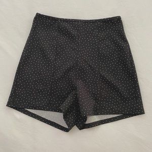 •• High Waisted Polka Dot Shorts ••